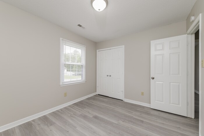 Building Photo - 2861 Spangenberg Rd