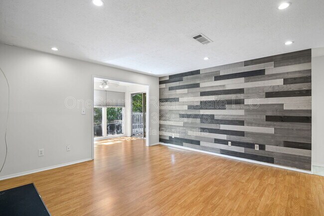 Building Photo - 2110 Augusta Dr