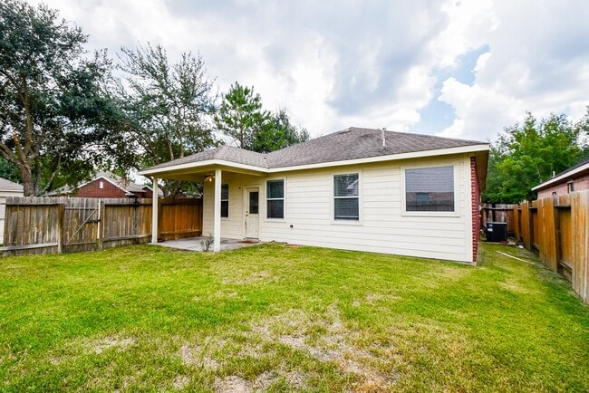 Building Photo - 6014 Starbrook Creek Dr