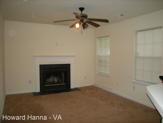 Building Photo - 3 br, 2.5 bath House - 10 Miranda Court