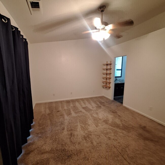 Building Photo - 3bed 2bath with Solar in Sutter