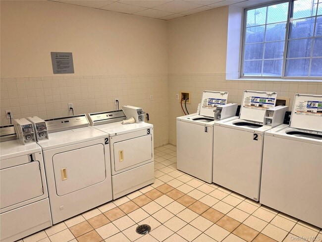 Building Photo - 70 Lime Kiln Rd