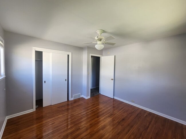 Building Photo - Spacious 5-Bedroom Home Near McKennan Park