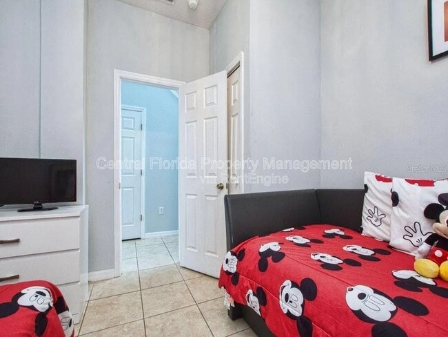 Building Photo - 2937 Sunset Vista Blvd