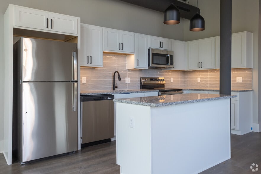 2BR, 2BA - 1,216SF - Kitchen - Lofts at Ironworks