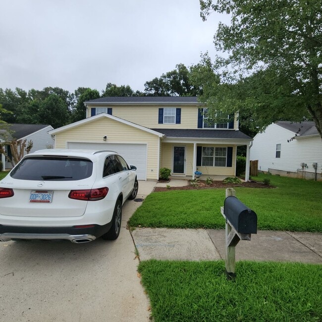 Primary Photo - Inviting 2 Story House for Rent in Kerners...
