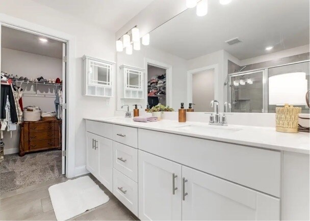 Building Photo - 241 River Rd