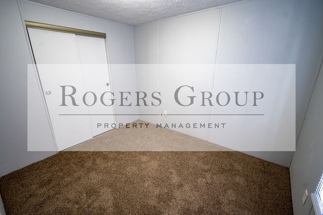 Building Photo - 388 S Chavis Rd