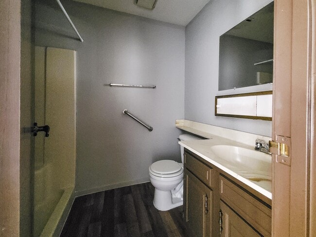 Building Photo - 4640 Koval Ln