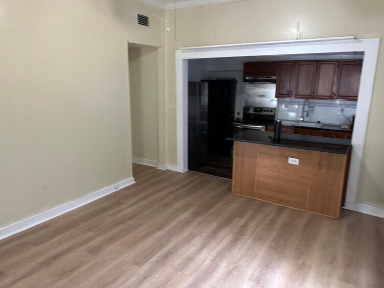 Building Photo - 24 Palmer St