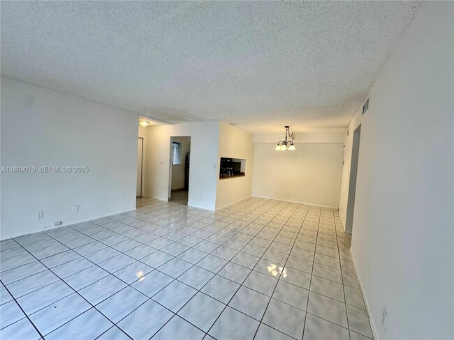 Building Photo - 110 Gardens Dr