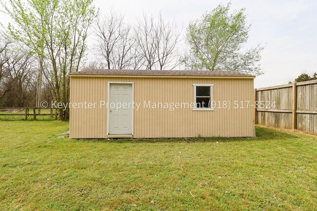 Building Photo - 3 Bed | 2.5 Bath in Oologah!