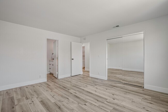 Building Photo - 4543 168th St
