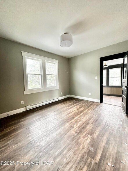 Building Photo - 44 Shoemaker St