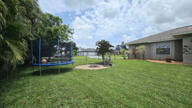 Building Photo - 8013 Sandpiper Rd
