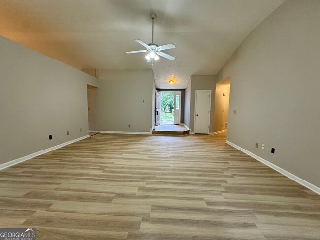 Building Photo - 125 Colony Run