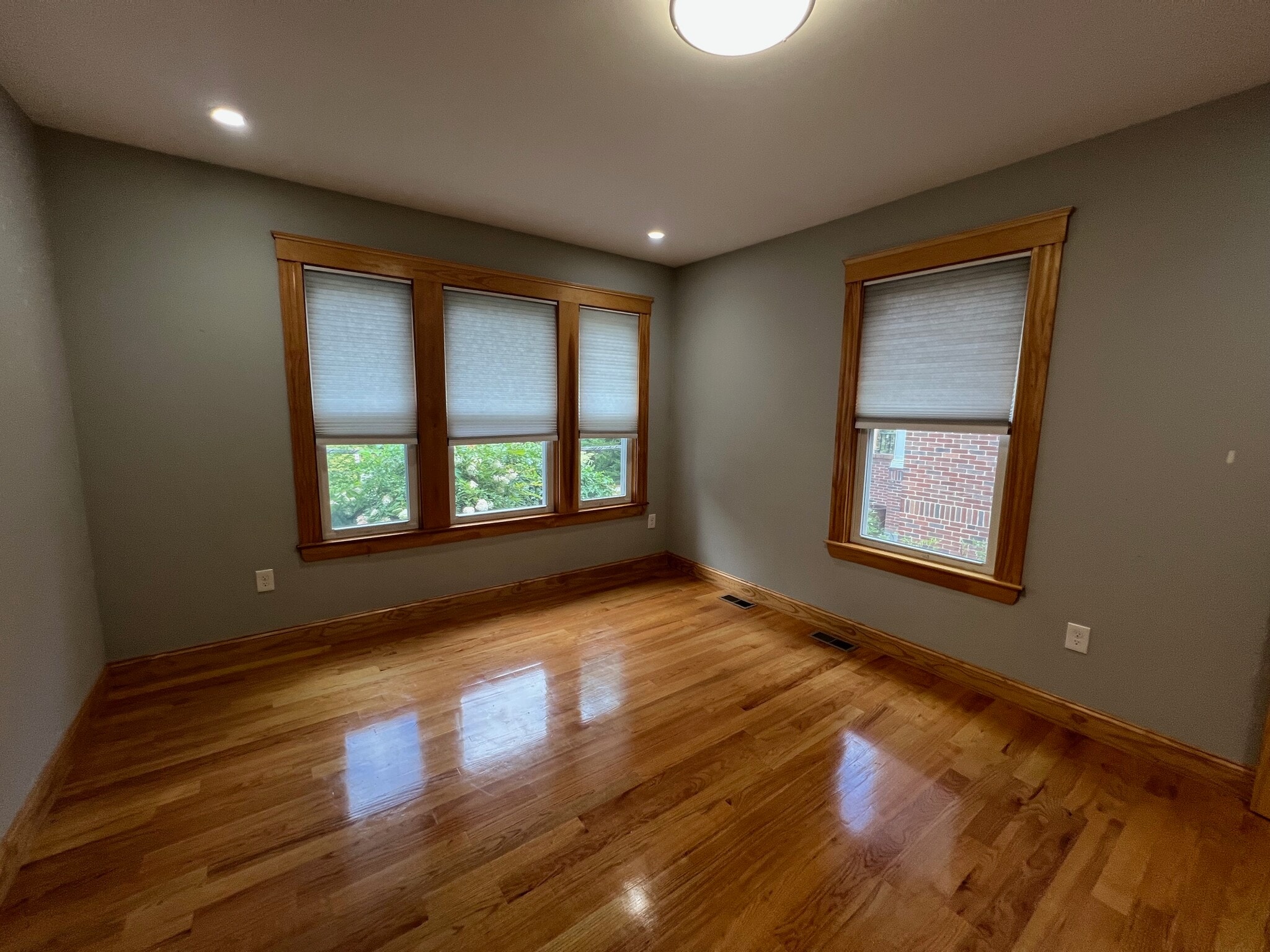 Building Photo - 152 Winchester St