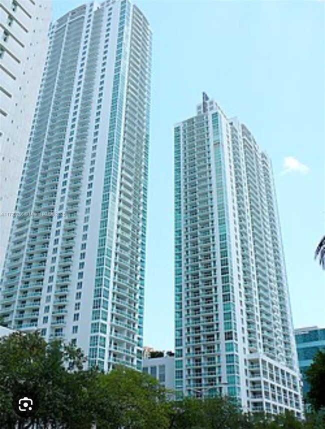 Primary Photo - 950 Brickell Bay Dr