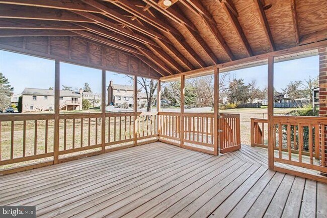 Building Photo - 2113 Matthew Ln