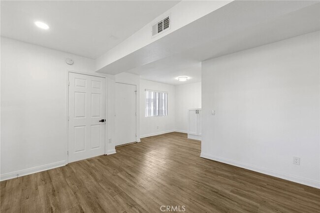 Building Photo - 4406 Cahuenga Blvd