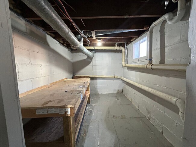 Building Photo - Stunning, Fully Updated 4 Bedroom, 2 Bath Home with Classic Charm!