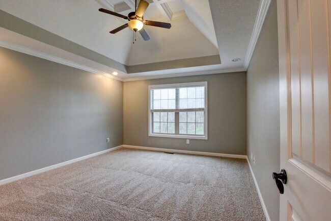 Building Photo - Executive Home on Cul de sac off exit 8.  Hurry.