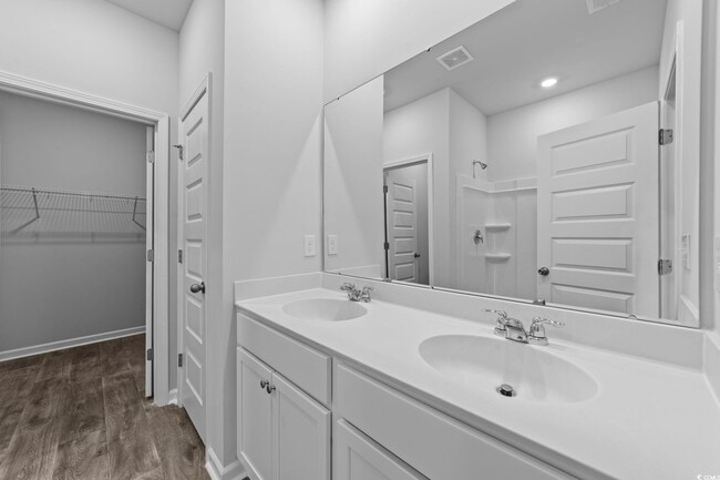 Building Photo - 136 Talladega Dr