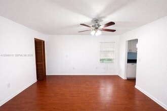 Building Photo - 3547 SW 24th St