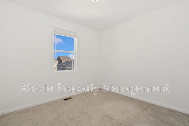 Building Photo - 2418 Cottongrass Ave