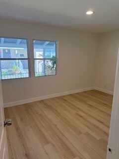 bedroom - 442 N Hollywood Way