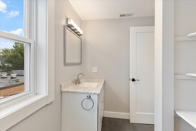 Building Photo - 151 Clark St