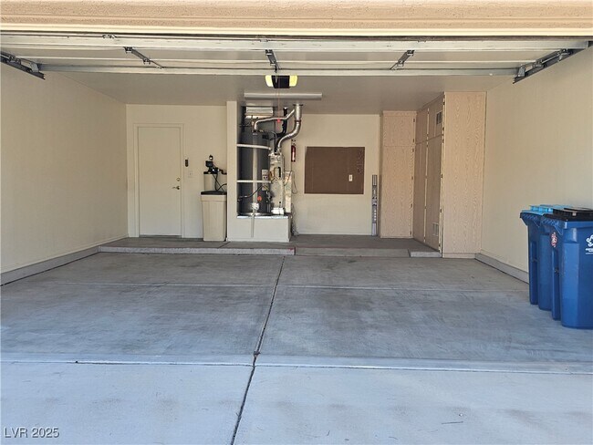 Building Photo - 2730 Darby Falls Dr