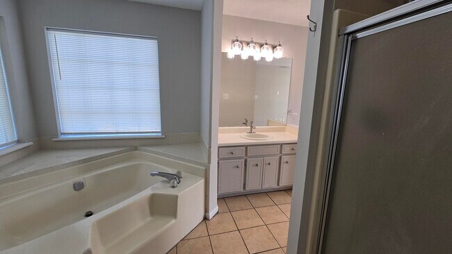 Building Photo - 123 Moss Creek Dr