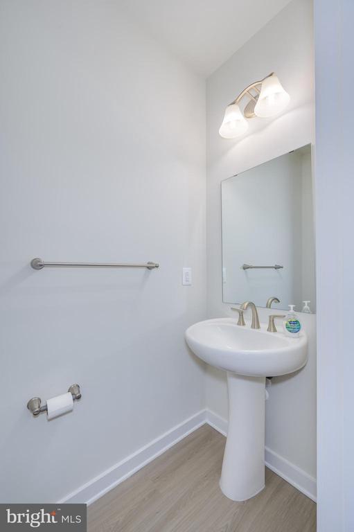 Building Photo - 14 Trotting Rd