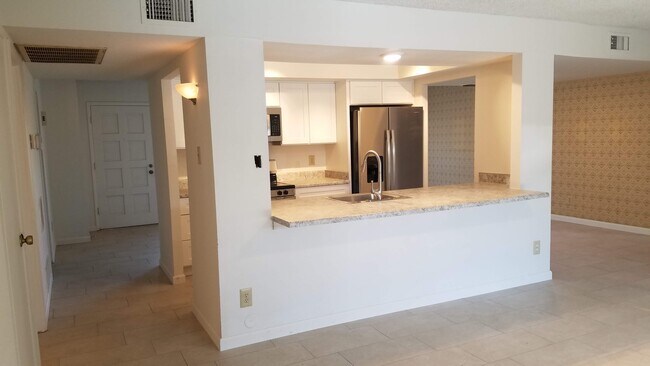 Building Photo - 5602 N 46th Dr