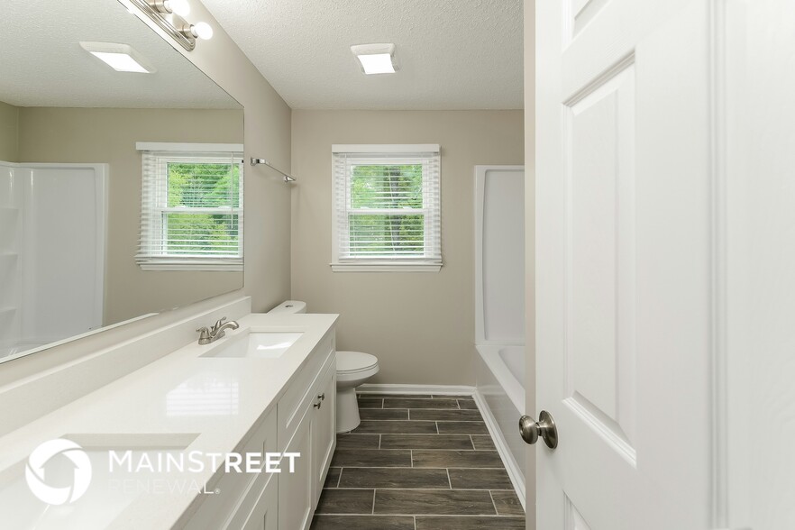 Building Photo - 2359 Oakton Dr