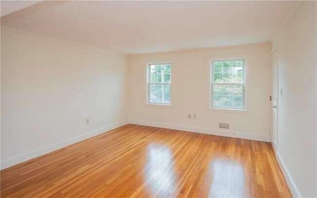 Building Photo - 184 N Fenner Ave