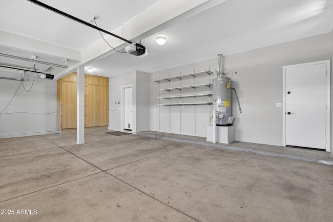 Building Photo - 4302 E Mossman Rd