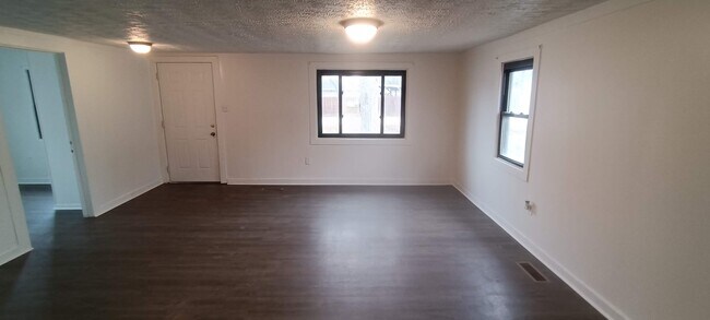 Building Photo - 3206 S Temple Ave