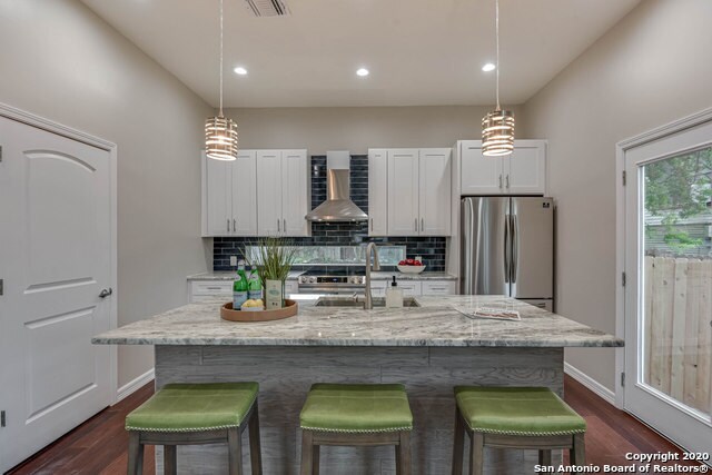 Building Photo - 212 Lowell St