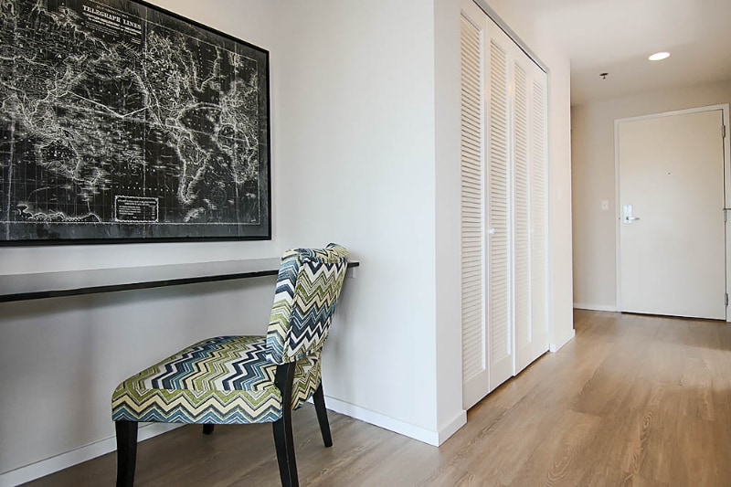 Building Photo - 200 W Scott St