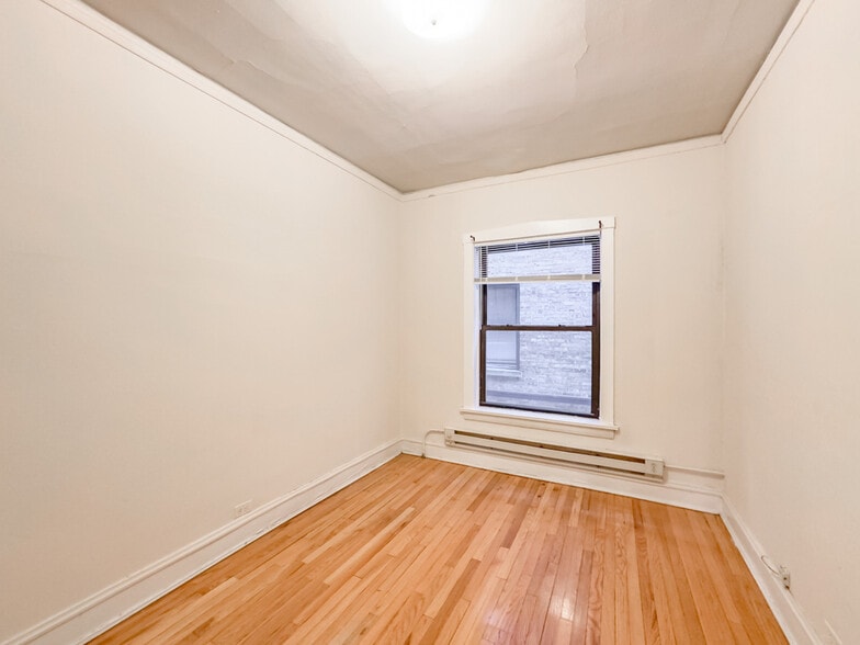 Building Photo - 1036 Dempster St