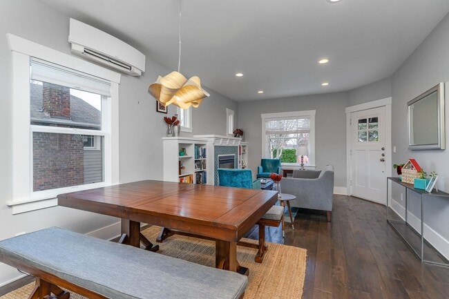 Building Photo - 4bd/3ba Seattle Home