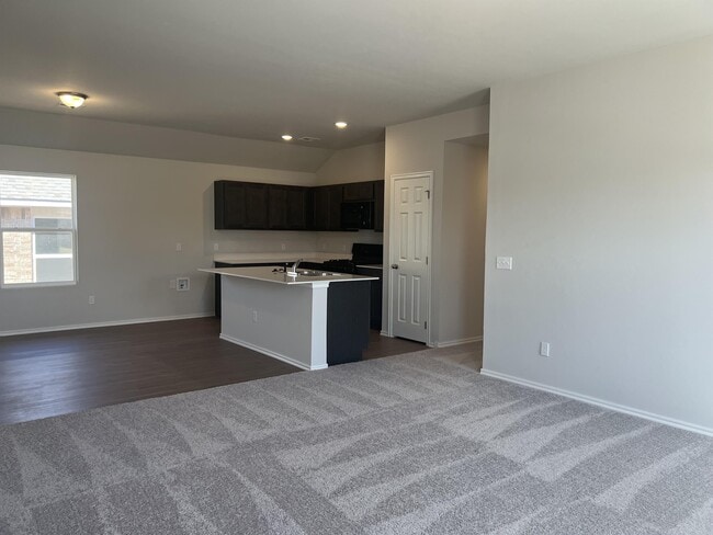 Building Photo - 1002 Ichabod Cir