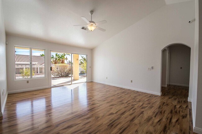 Building Photo - Sun City Summerlin - Golf Course Community...