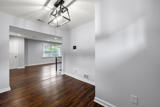 Building Photo - 70 Chappell Rd NW