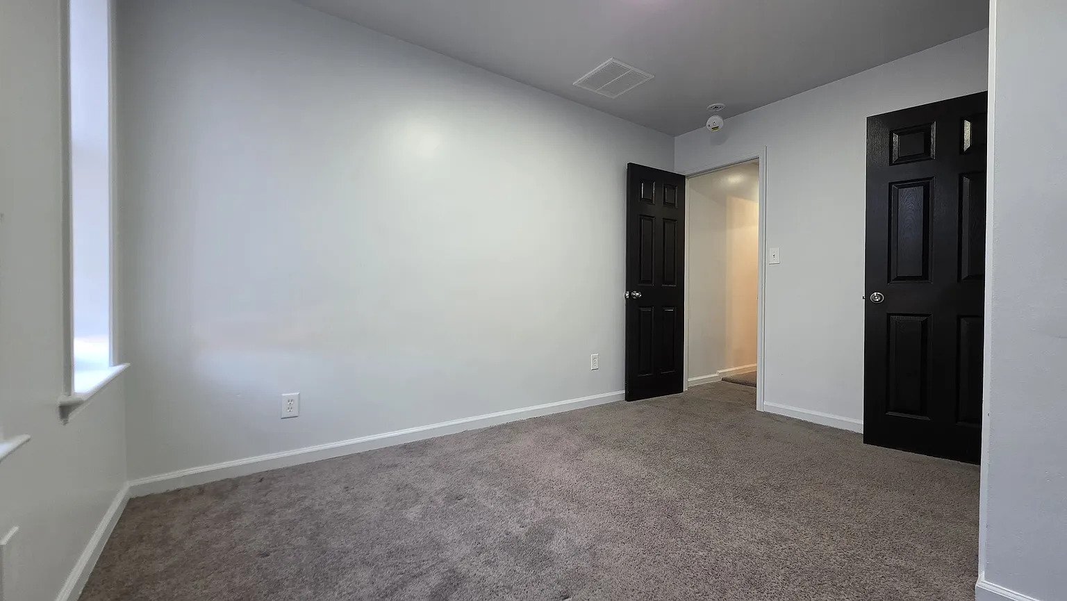 Building Photo - 534 N Payson St