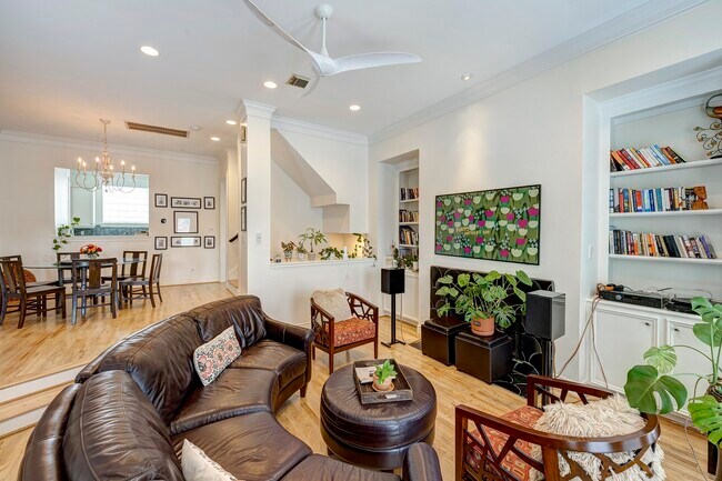 Building Photo - 5014 Mellon St