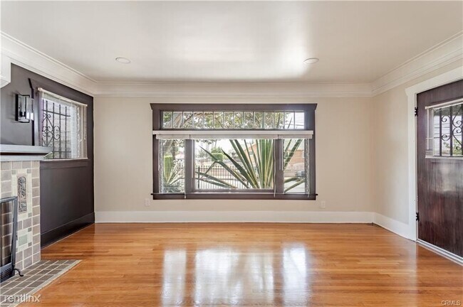 Building Photo - 3 br, 2 bath Triplex - 1003 Calzona St # 1