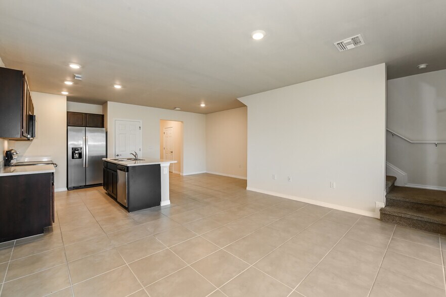 Building Photo - 15042 Wildflower Cir